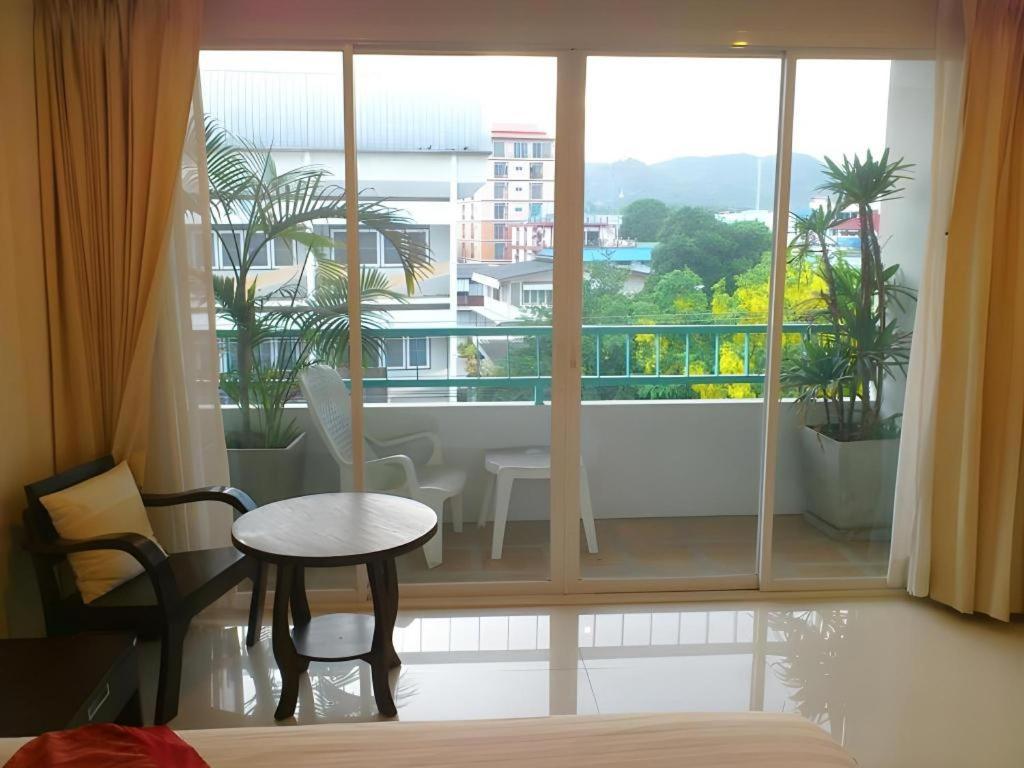 Avenue Hotel 3*